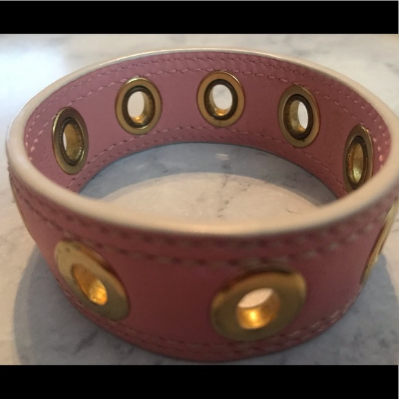 Coach blush pink leather cuff with gold grommets - Picture 2 of 3